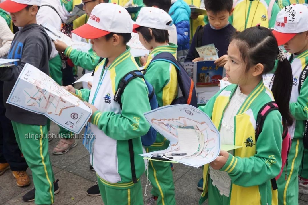 儿童节成人“孩子气”行为背后的市场洞察：成人玩具与心灵释放产业分析